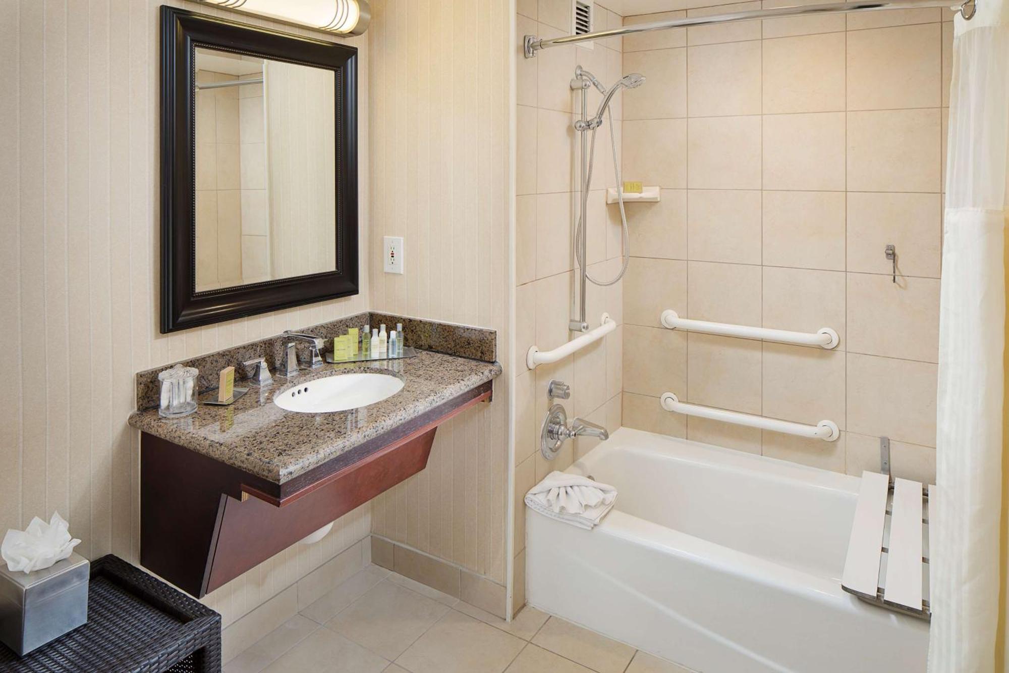 Doubletree By Hilton Los Angeles/Commerce Exterior foto